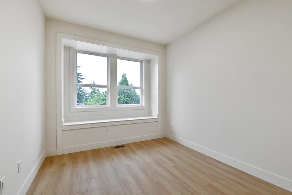 Guest Bathroom Photo of 32905 3 Avenue, Mission, BC