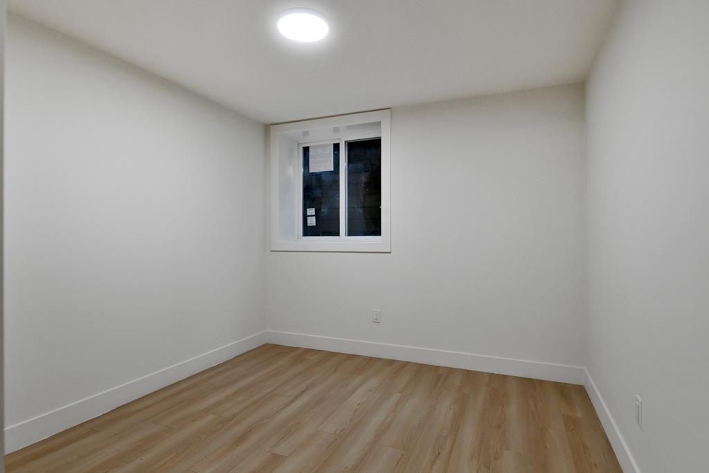 Swimming Pool Photo of 32905 3 Avenue, Mission, BC