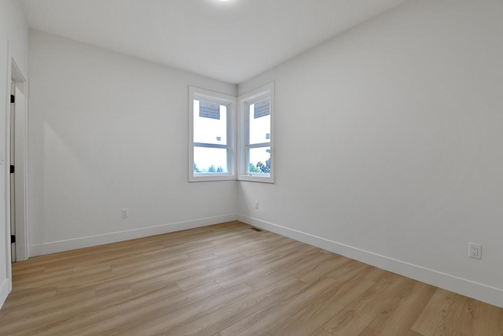 Walk-In Closet Photo of 32905 3 Avenue, Mission, BC