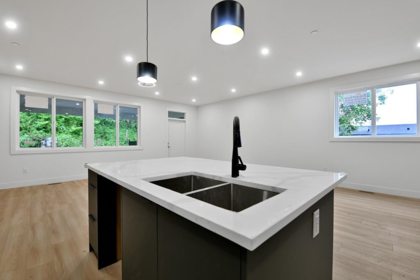 Laundry Room Photo of 32905 3 Avenue, Mission, BC