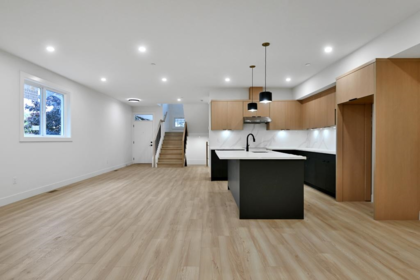 Mudroom Photo of 32905 3 Avenue, Mission, BC