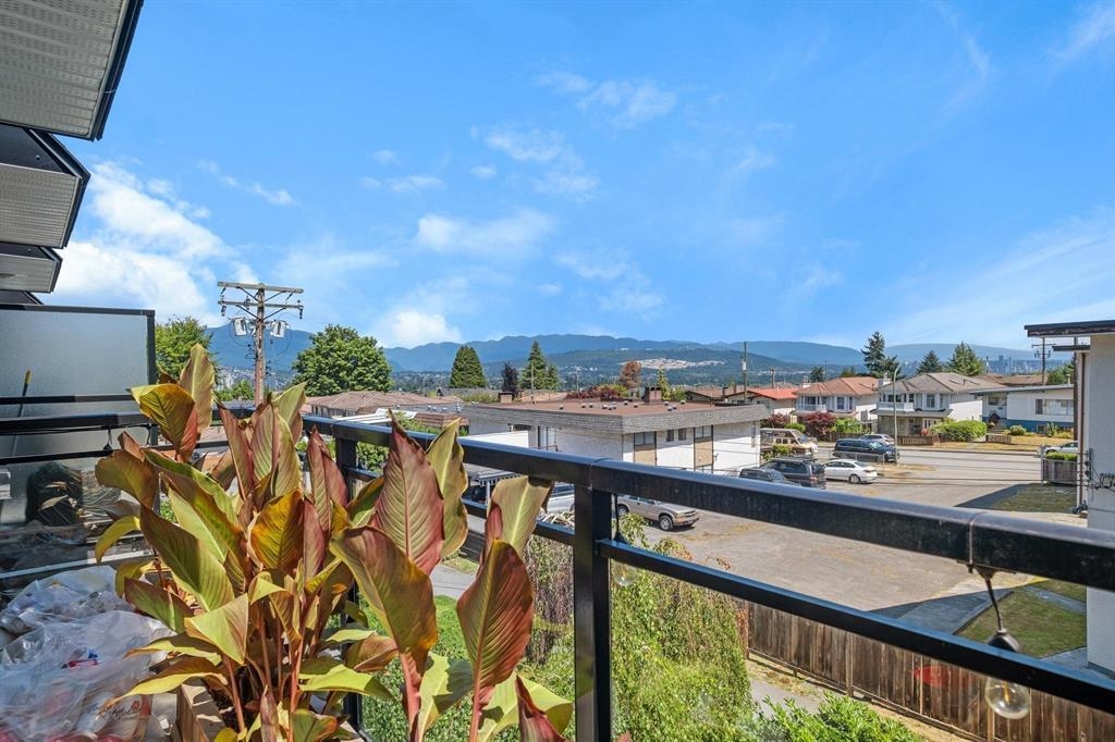 Kitchen Photo of 205 4625 Grange Street, Burnaby, BC