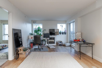 Kitchen Island Photo of 405 200 Keary Street, New Westminster, BC