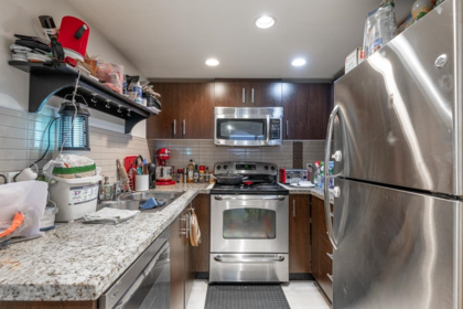 Walk-In Closet Photo of 405 200 Keary Street, New Westminster, BC