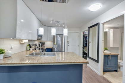 Kitchen Photo of PH6 2373 Atkins Avenue, Port Coquitlam, BC