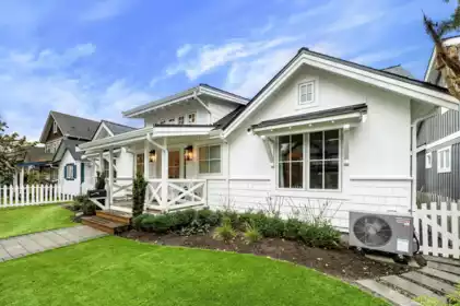 2831 Gordon Avenue, Surrey, BC, Surrey — Single Family Residence for sale