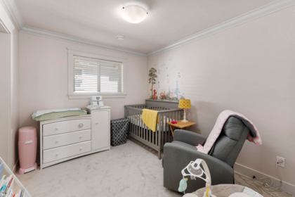 Laundry Room Photo of 6746 191a Street, Surrey, BC