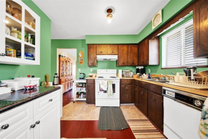 Breakfast Nook Photo of 1238 Wise Court, Coquitlam, BC
