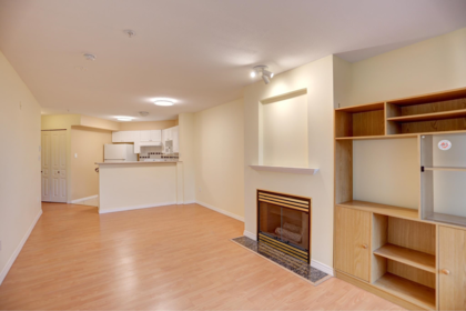 Kitchen Island Photo of 220 760 Kingsway, Vancouver, BC