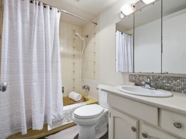 Guest Bathroom Photo of 101 2910 Ontario Street, Vancouver, BC