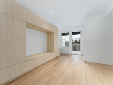 Walk-In Closet Photo of 513 2471 St George Street, Vancouver, BC