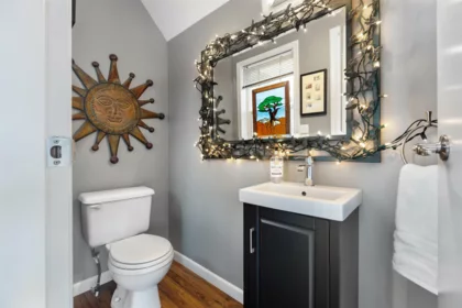 Entry Foyer Photo of 4 800 South Dyke Road, New Westminster, BC