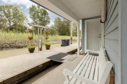 Hot Tub / Spa Photo of 4 800 South Dyke Road, New Westminster, BC