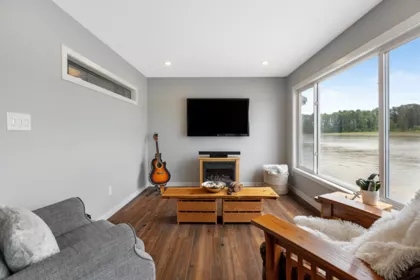 Loft / Bonus Room Photo of 4 800 South Dyke Road, New Westminster, BC