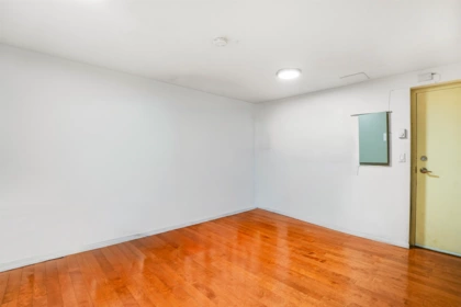 Basement Recreation Room Photo of 5 15432 16a Avenue, Surrey, BC