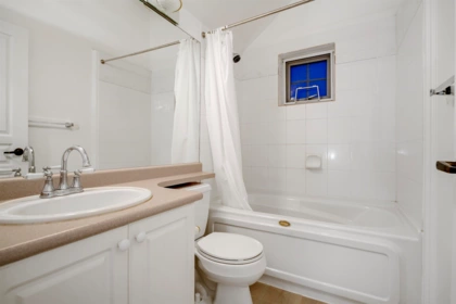 Guest Bathroom Photo of 5 15432 16a Avenue, Surrey, BC