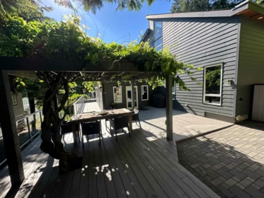 Hot Tub / Spa Photo of 4062 Norwood Avenue, North Vancouver, BC