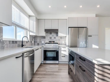 Kitchen Island Photo of 311 33920 Best Avenue, Mission, BC