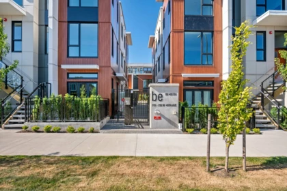 Front Yard Photo of 123 725 W 49 Avenue, Vancouver, BC