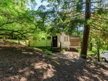 Primary Bedroom Photo of 4150 Dollarton Highway, North Vancouver, BC