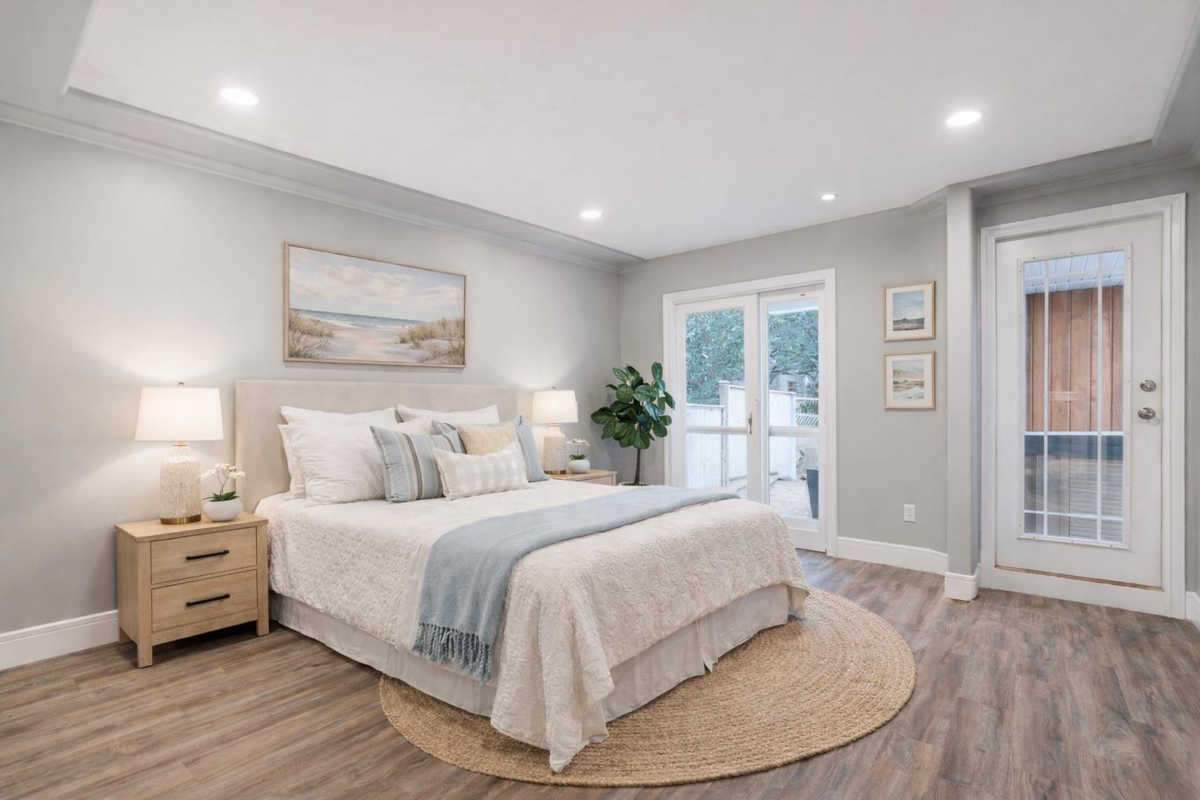 Kitchen Island Photo of 912 Habgood Street, White Rock, BC