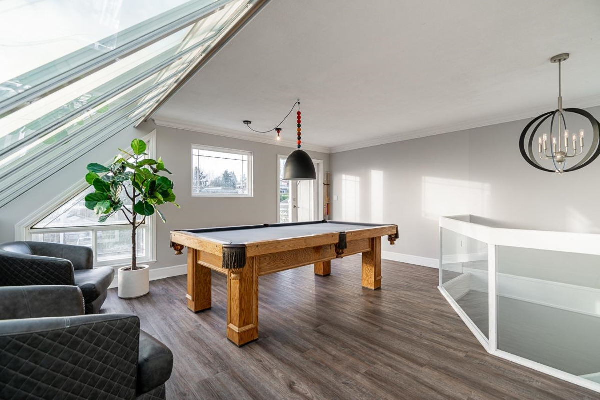 Walk-In Closet Photo of 912 Habgood Street, White Rock, BC