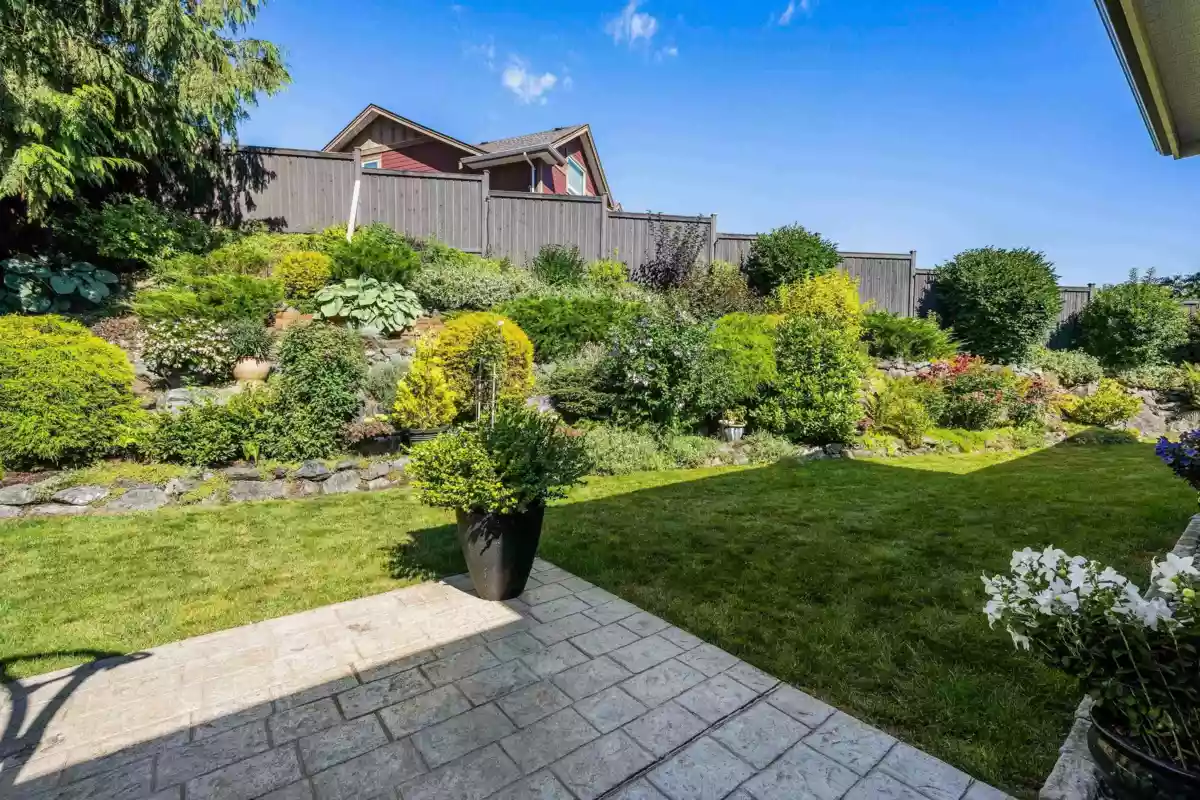 Garden / Landscaping Photo of 1 45348 Magdalena Place, Cultus Lake, BC