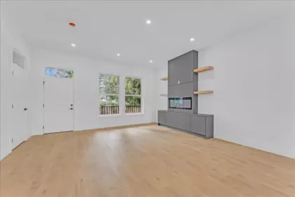 Living Room Photo of 20487 74b Avenue, Langley, BC