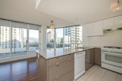 702 4808 Hazel Street, Burnaby, BC, Burnaby — Apartment/Condo for sale