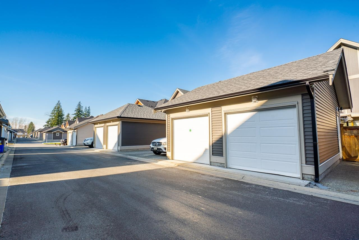 Front Yard Photo of 20484 78 Avenue, Langley, BC