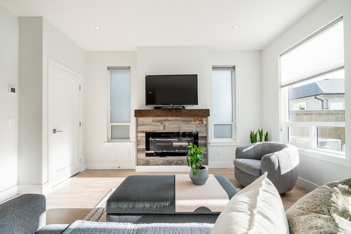 Walk-In Closet Photo of 20484 78 Avenue, Langley, BC