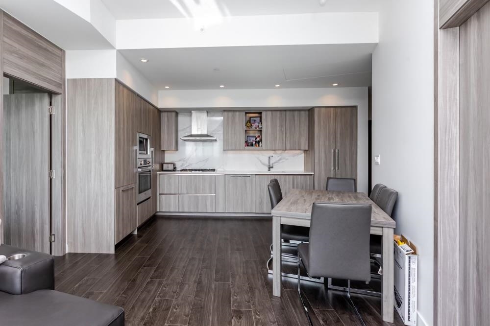 Kitchen Island Photo of 4106 9887 Whalley Boulevard, Surrey, BC