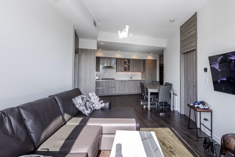 Kitchen Photo of 4106 9887 Whalley Boulevard, Surrey, BC