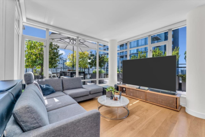 Breakfast Nook Photo of 2602 788 Richards Street, Vancouver, BC