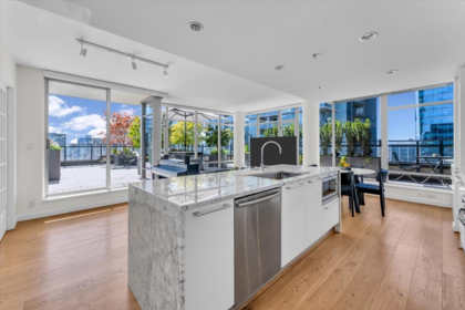 2602 788 Richards Street, Vancouver, BC