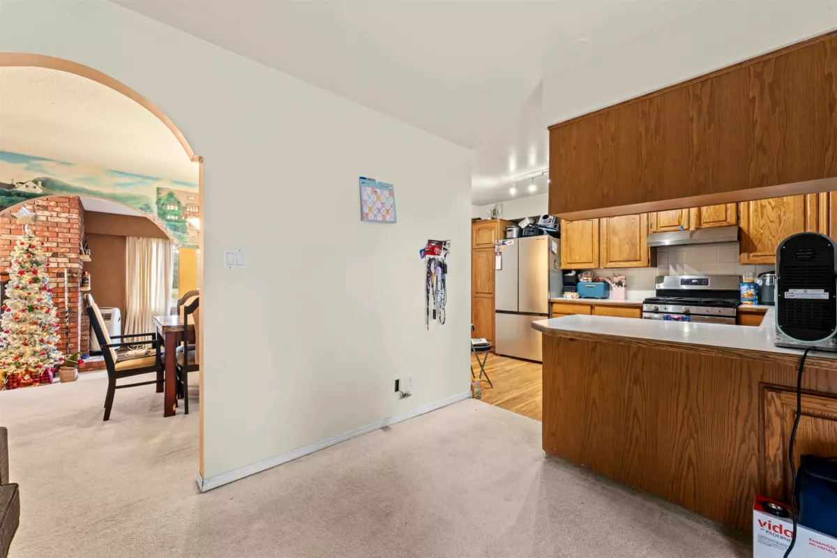 Dining Area Photo of 273 52a Street, Delta, BC