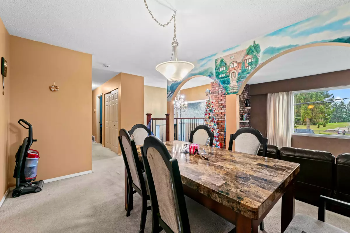 Kitchen Island Photo of 273 52a Street, Delta, BC