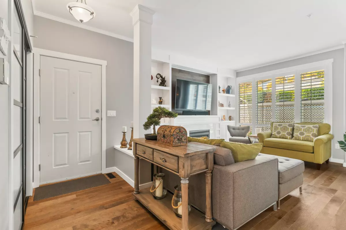 Dining Area Photo of 1157 Vidal Street, White Rock, BC