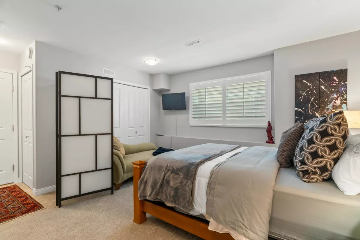 Hallway Photo of 1157 Vidal Street, White Rock, BC