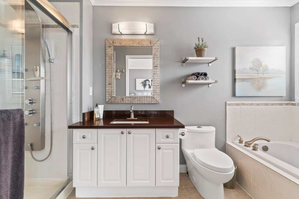 Mudroom Photo of 1157 Vidal Street, White Rock, BC