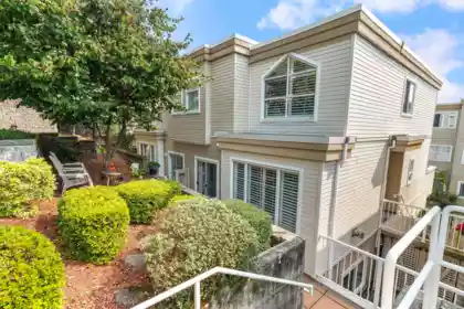 1157 Vidal Street, White Rock, BC, White Rock — 3 bed townhouse for sale