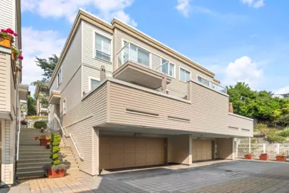 Hot Tub / Spa Photo of 1157 Vidal Street, White Rock, BC