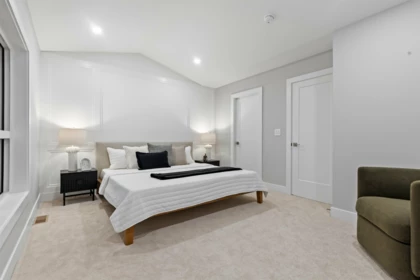 Entry Foyer Photo of 102 16623 18a Avenue, Surrey, BC