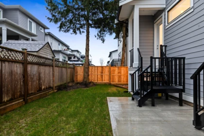 Mudroom Photo of 102 16623 18a Avenue, Surrey, BC