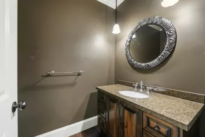 Powder Room Photo of 15845 39a Avenue, Surrey, BC