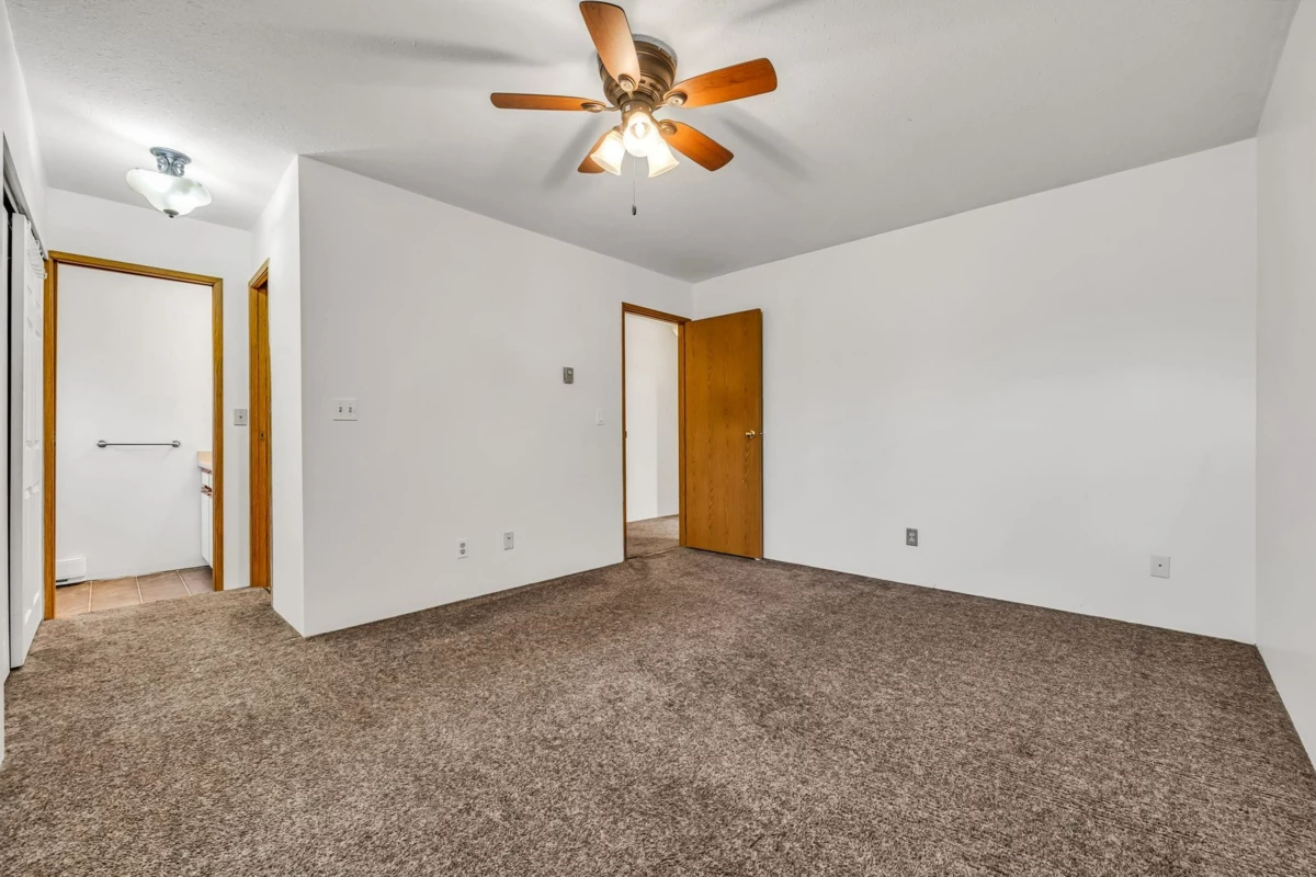 Basement Recreation Room Photo of 4 19690 56 Avenue, Langley, BC