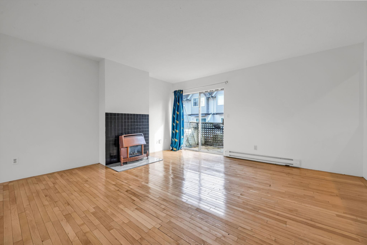 Bedroom 3 Photo of 4 19690 56 Avenue, Langley, BC