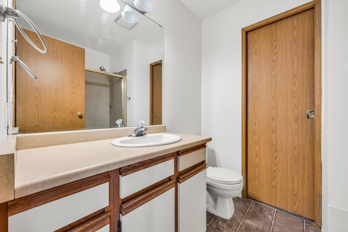 Entry Foyer Photo of 4 19690 56 Avenue, Langley, BC