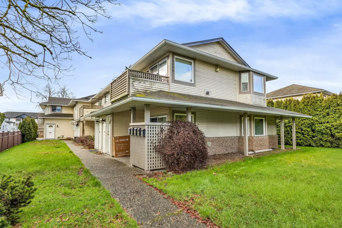 Exterior Rear Photo of 4 19690 56 Avenue, Langley, BC