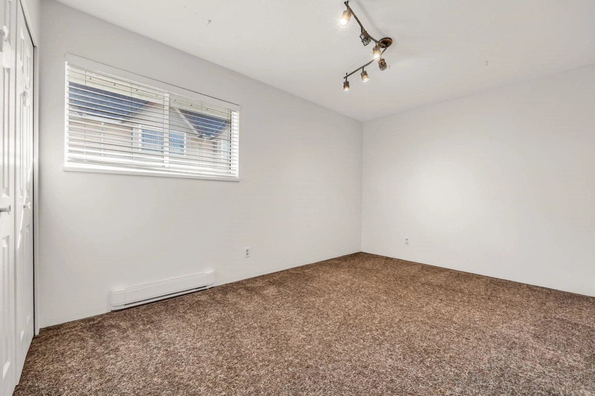 Guest Bathroom Photo of 4 19690 56 Avenue, Langley, BC